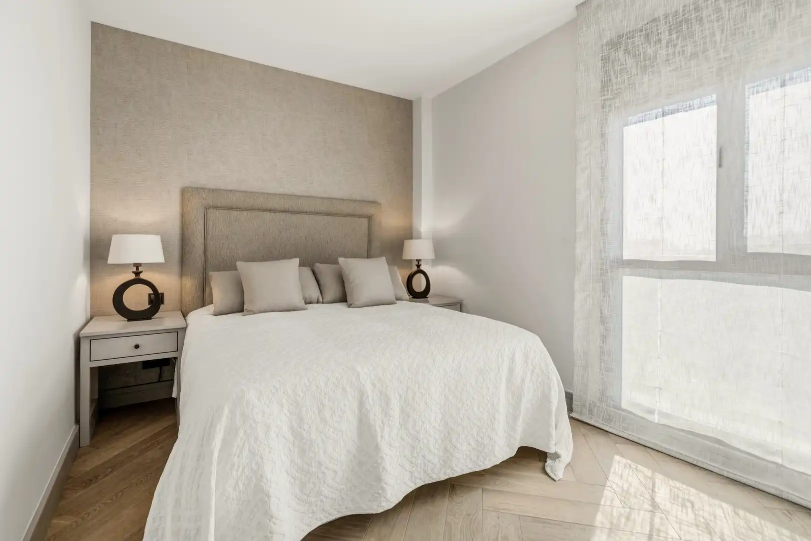 Habitación de Ático en venta en Estepona con Aire acondicionado, Calefacción y Terraza