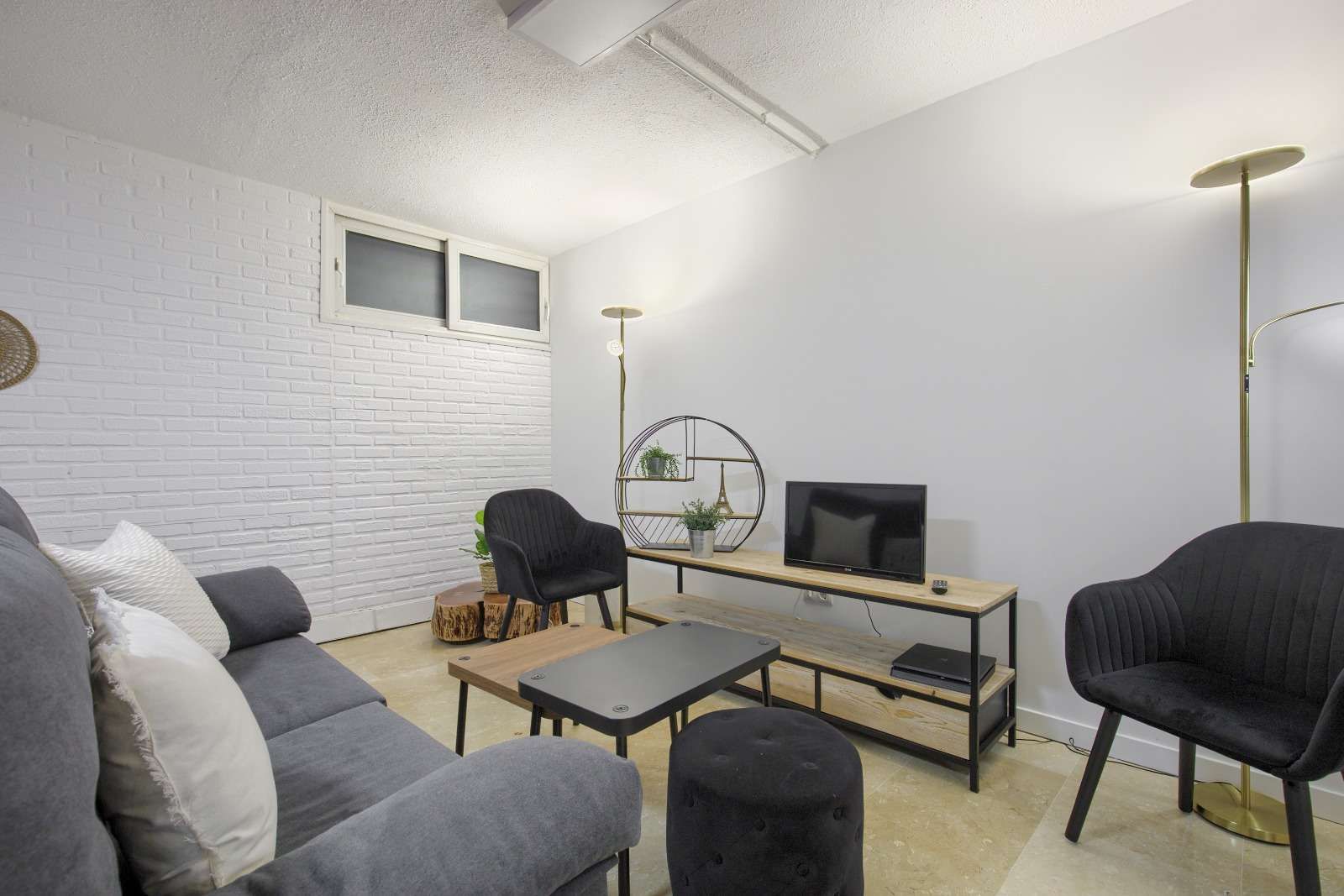 Flat to share in  Madrid Capital  with Air Conditioner, Heating and Terrace