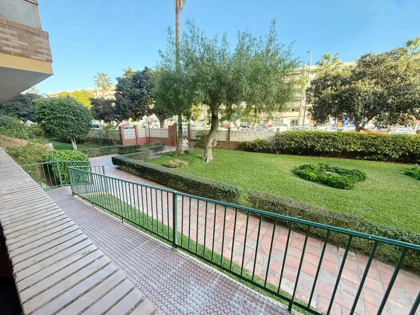 Vista exterior de Pis en venda en Málaga amb Aire condicionat, Calefacció i Jardí privat