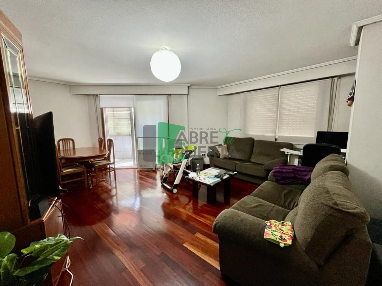 Vista exterior de Pis en venda en Ourense Capital  amb Calefacció, Parquet i Moblat