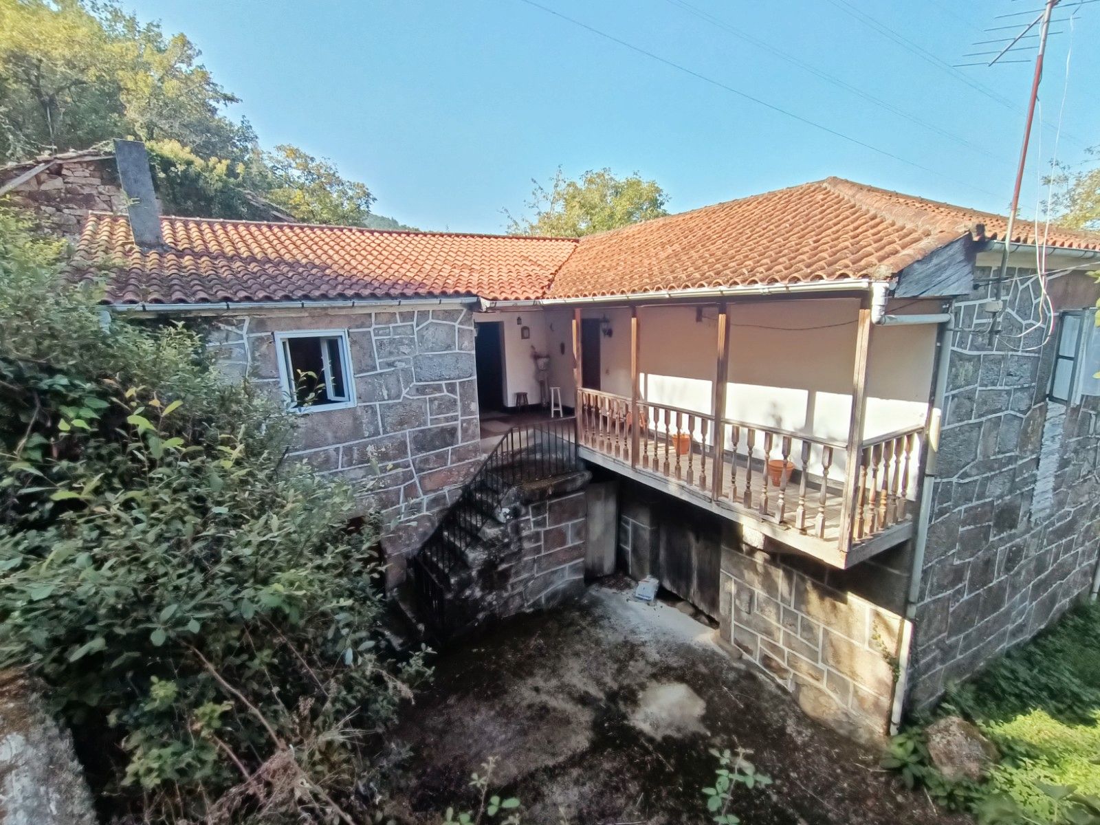 Exterior view of House or chalet for sale in Padrenda  with Private garden, Storage room and Furnished