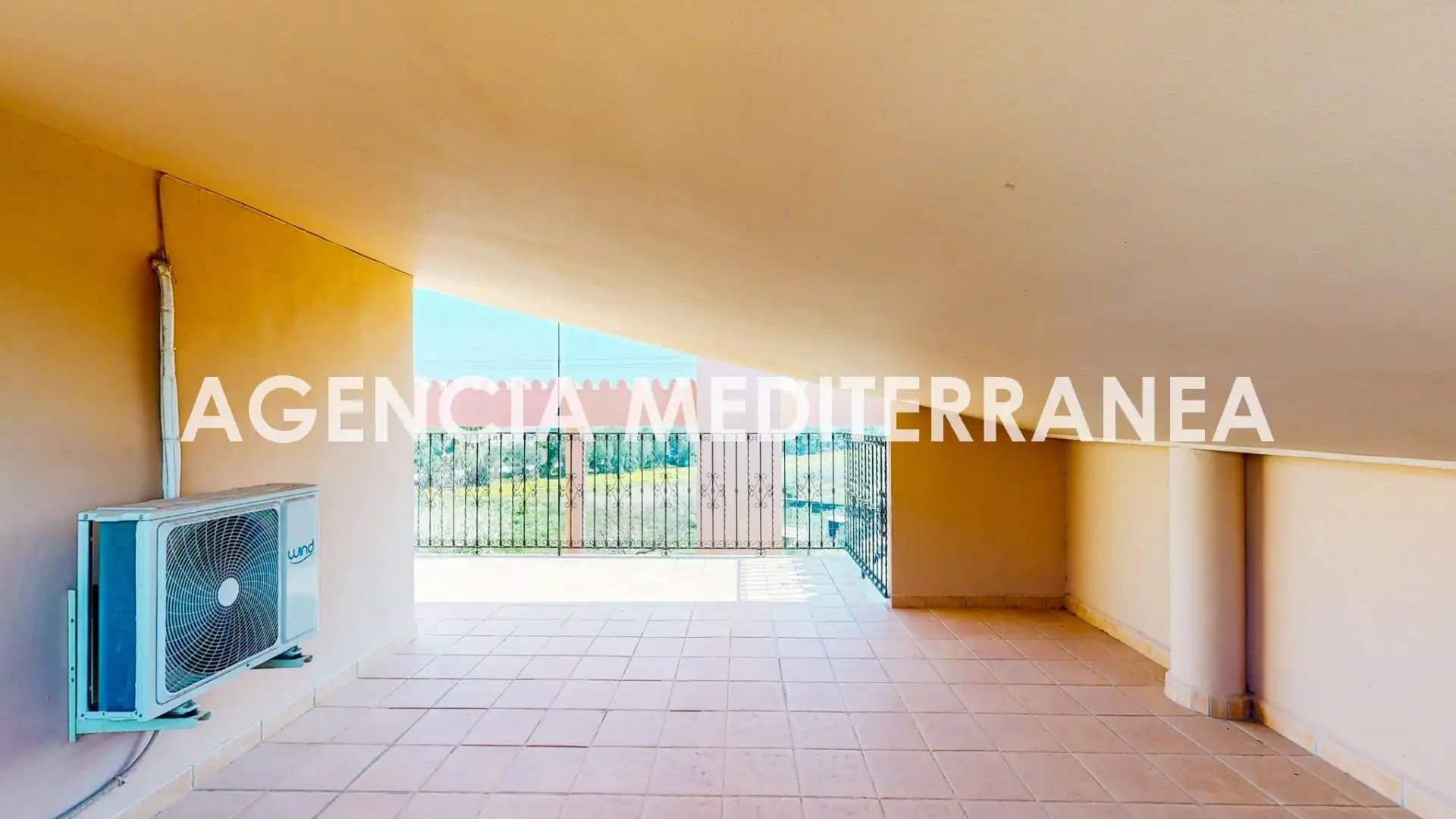 Terrassa de Casa o xalet en venda en El Puig de Santa Maria amb Aire condicionat, Calefacció i Jardí privat