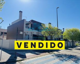 Exterior view of Single-family semi-detached for sale in Talavera de la Reina  with Air Conditioner, Heating and Private garden