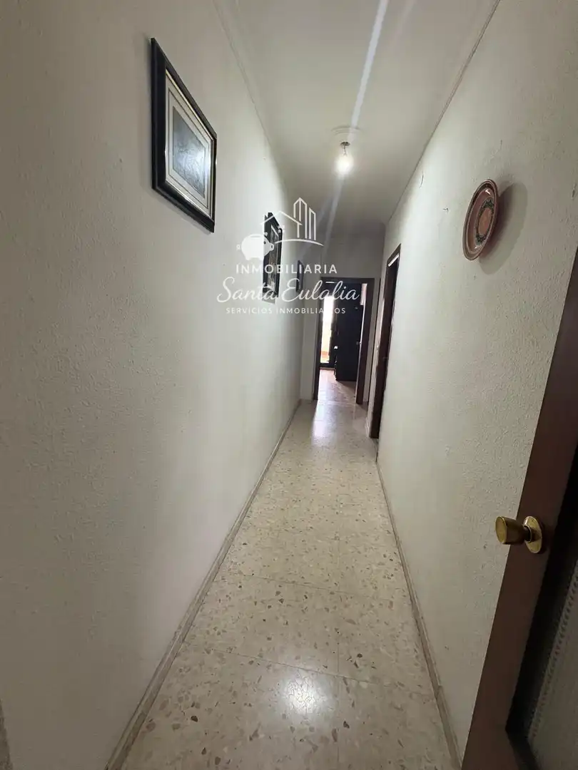 Wohnung zum Verkauf in Mérida mit Klimaanlage und Terrasse