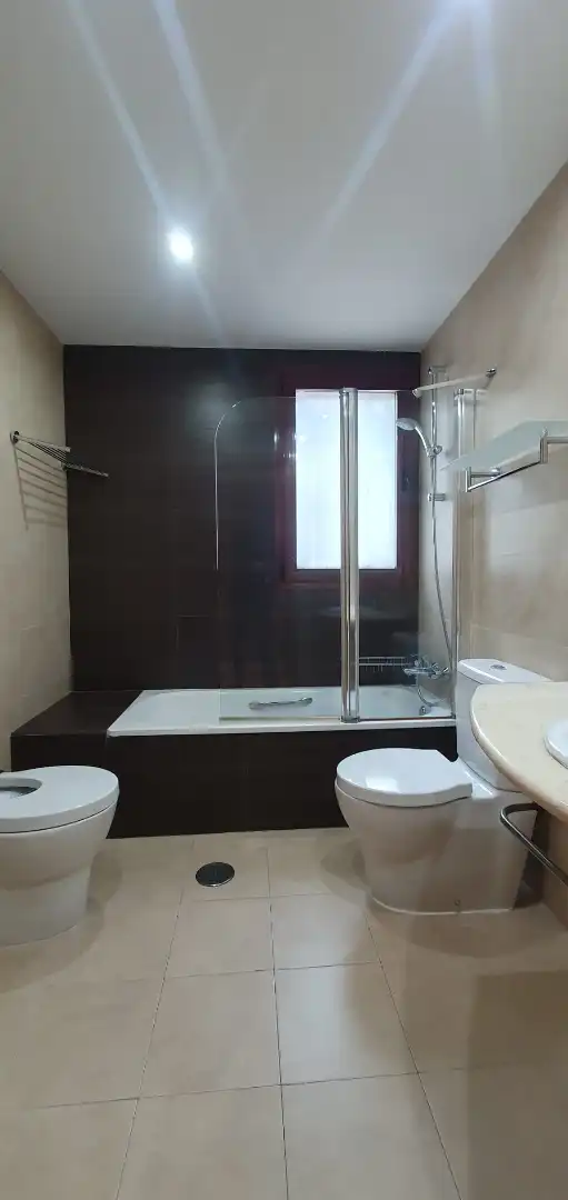 Baño de Piso en venta en Sevilla con Aire acondicionado y Terraza