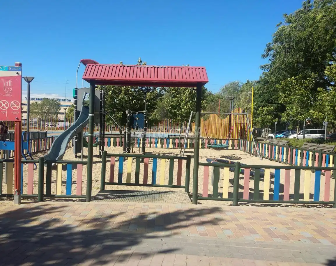 Vista exterior de Garatge en venda en Leganés