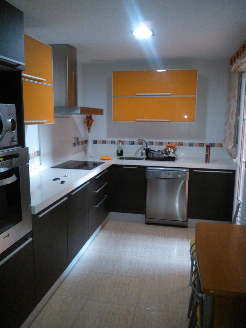 Cuina de Casa adosada en venda en Cartagena amb Aire condicionat, Calefacció i Jardí privat