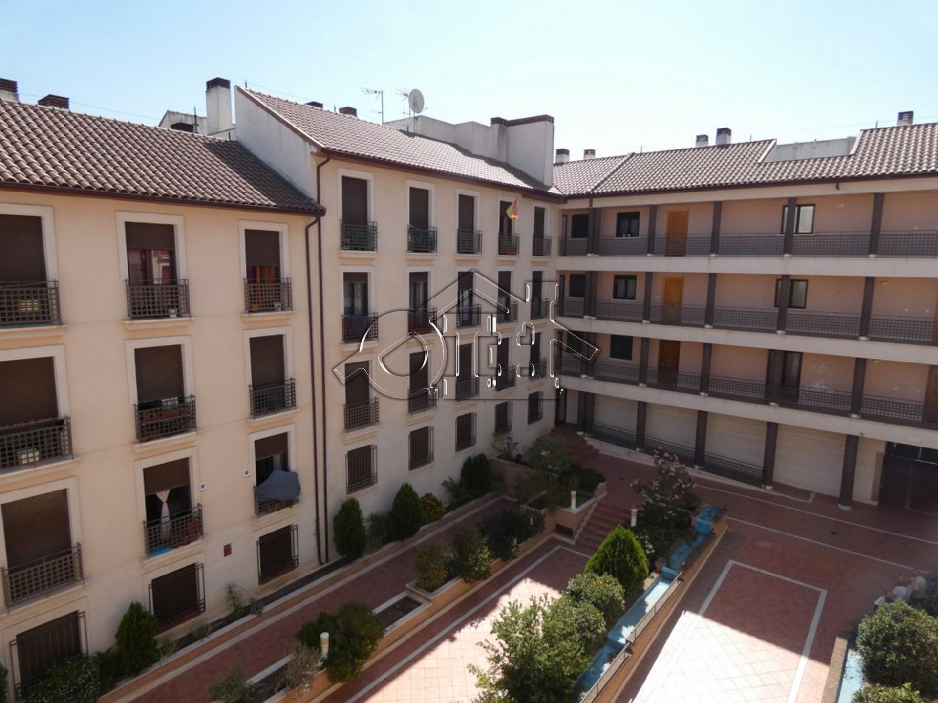 Vista exterior de Pis en venda en Ocaña amb Calefacció, Parquet i Traster