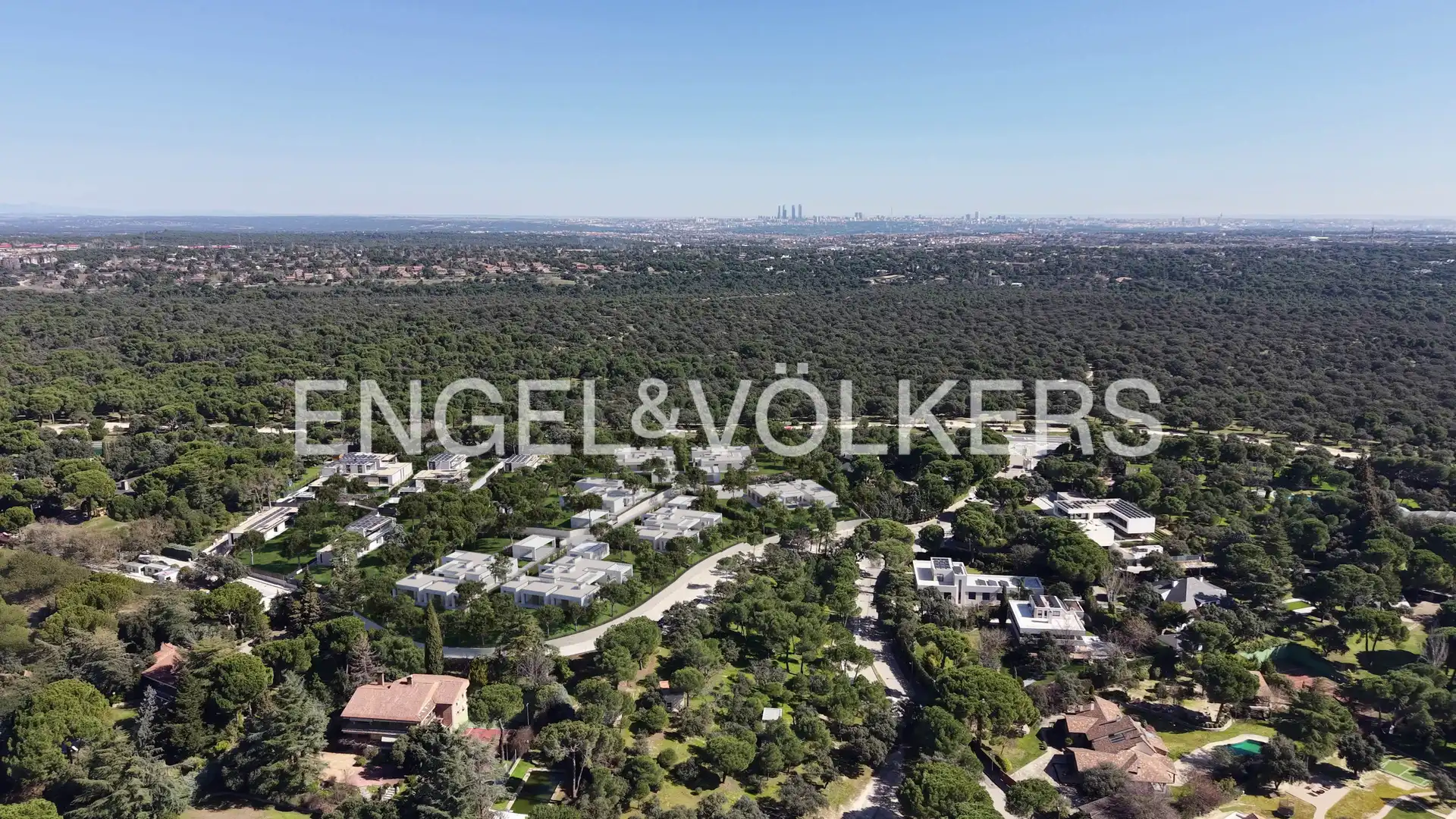 Vista exterior de Casa o chalet en venta en Boadilla del Monte con Aire acondicionado, Calefacción y Jardín privado