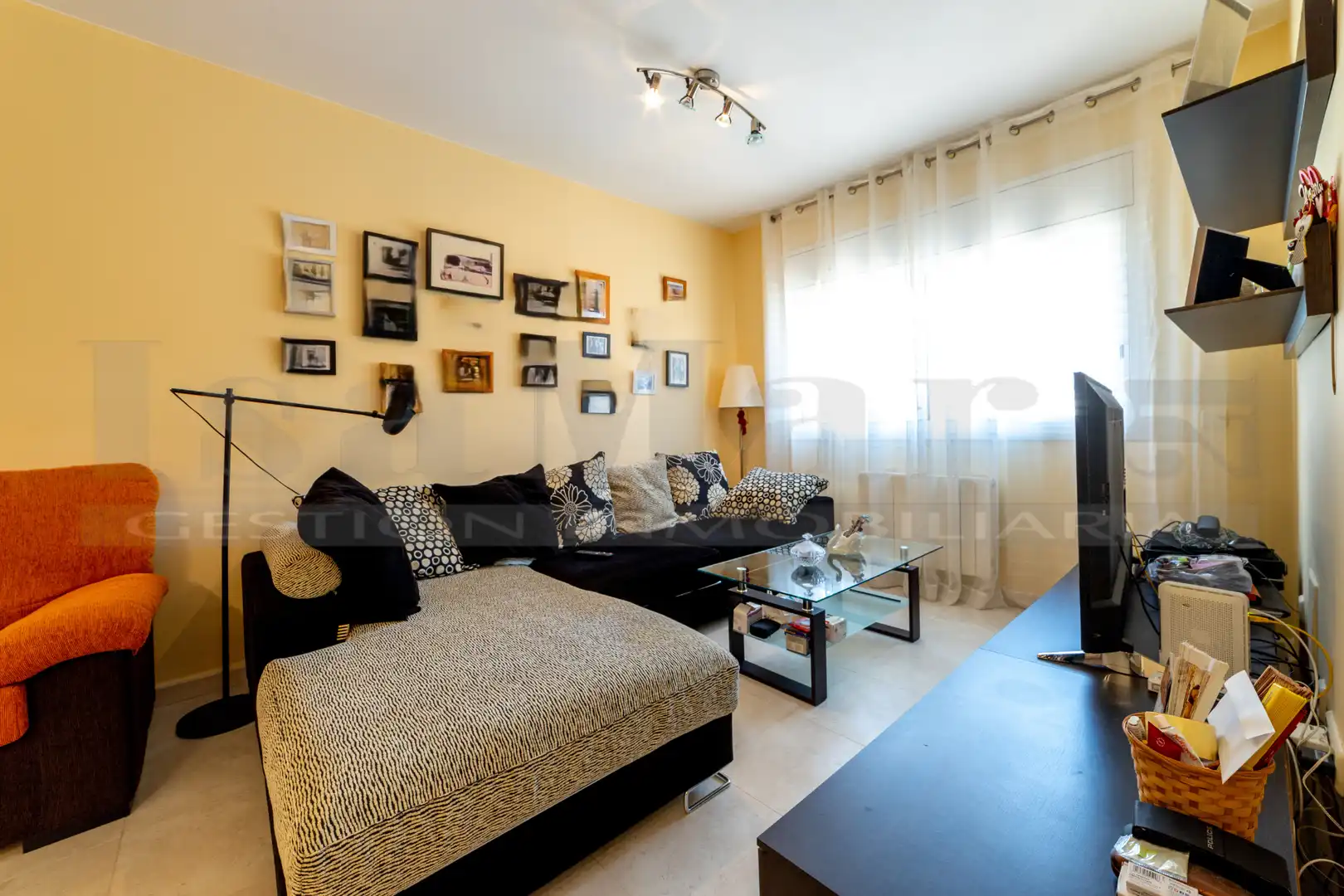 Sala de estar de Casa adosada en venta en Calafell con Aire acondicionado, Calefacción y Jardín privado
