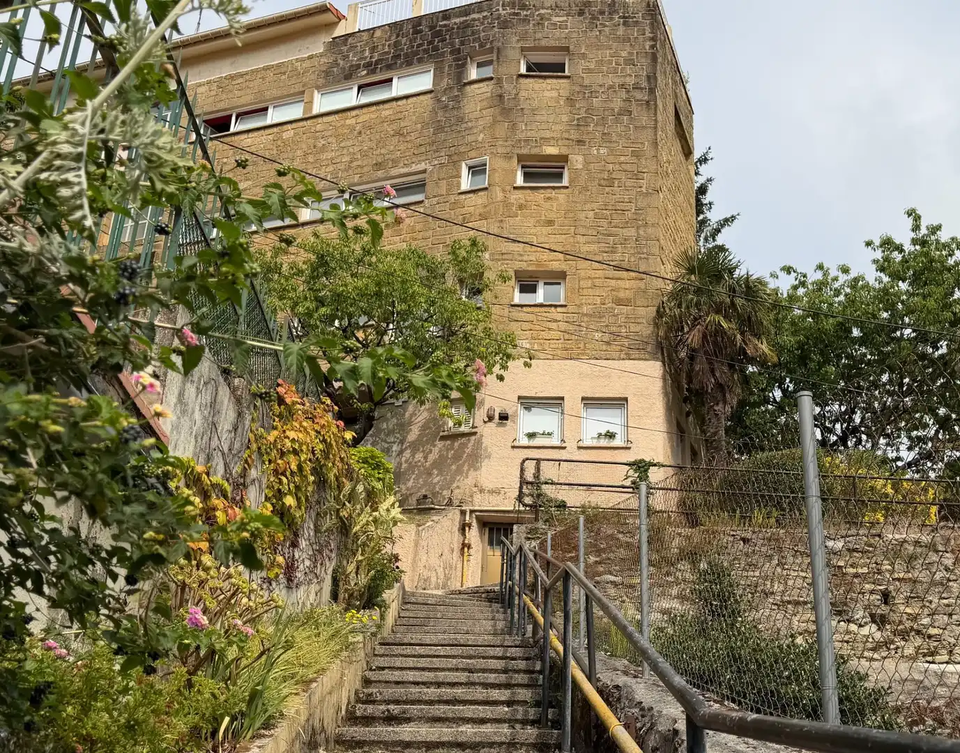 Vista exterior de Piso en venta en Donostia - San Sebastián  con Calefacción, Jardín privado y Balcón