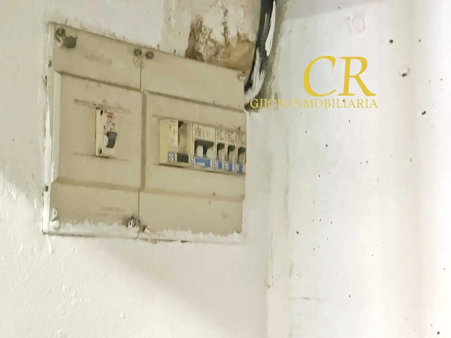 Außenansicht von Garage zum Verkauf in Gijón 
