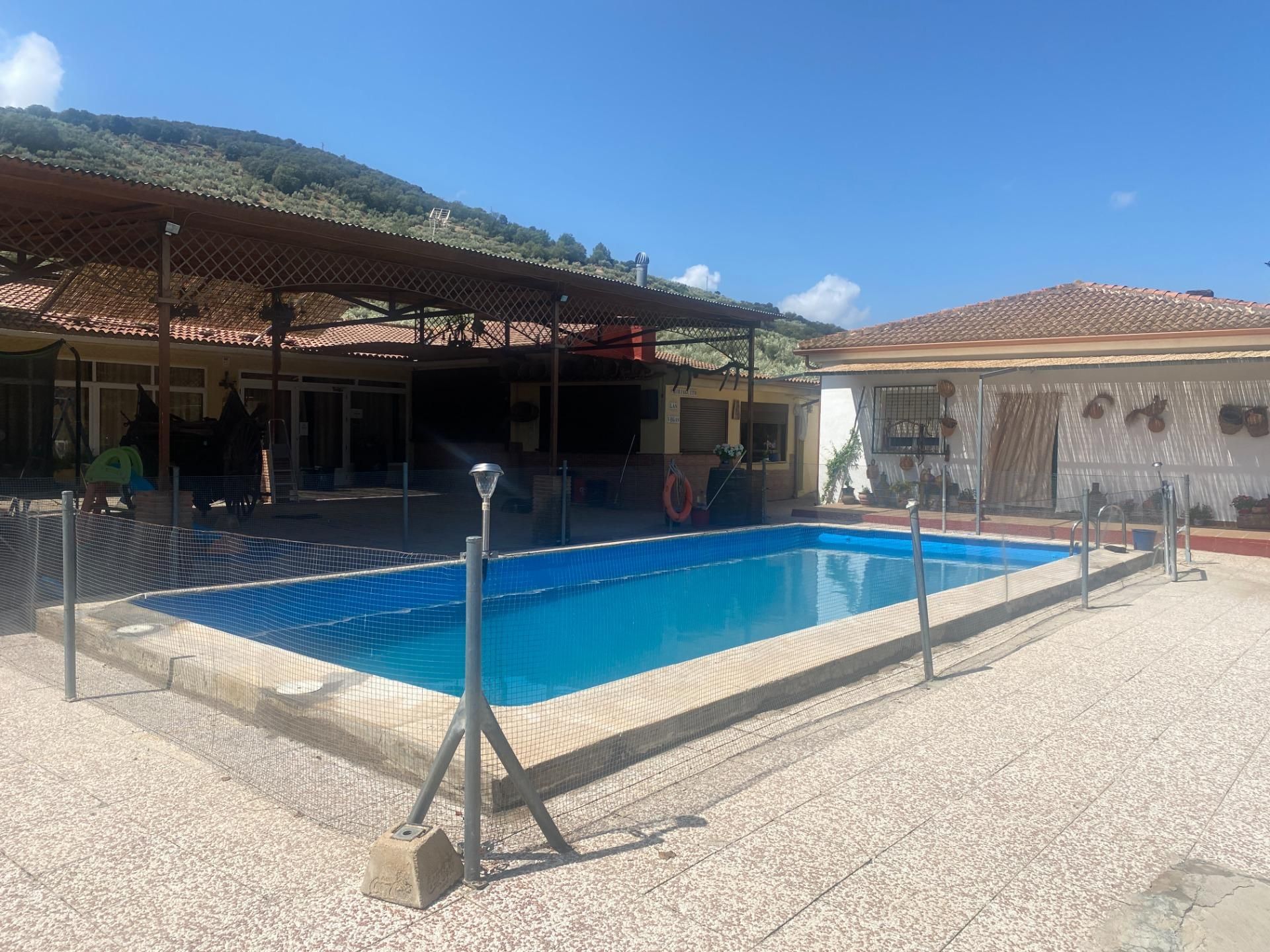 Swimming pool of Country house for sale in Benalúa de las Villas  with Air Conditioner, Heating and Private garden