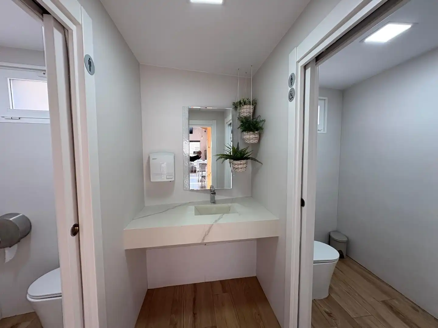 Bathroom of Commercial properties for sale in Castrillo del Val  with Furnished