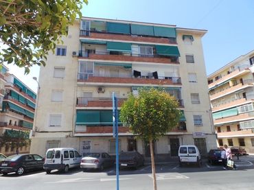 Pis amb balcó en venda a Calle Señorita de Trevélez 4