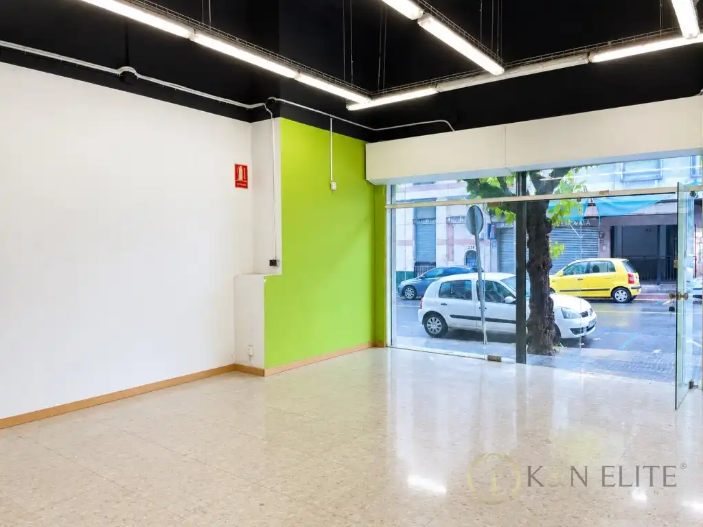 Local comercial de lloguer a Vallirana, imagen 2