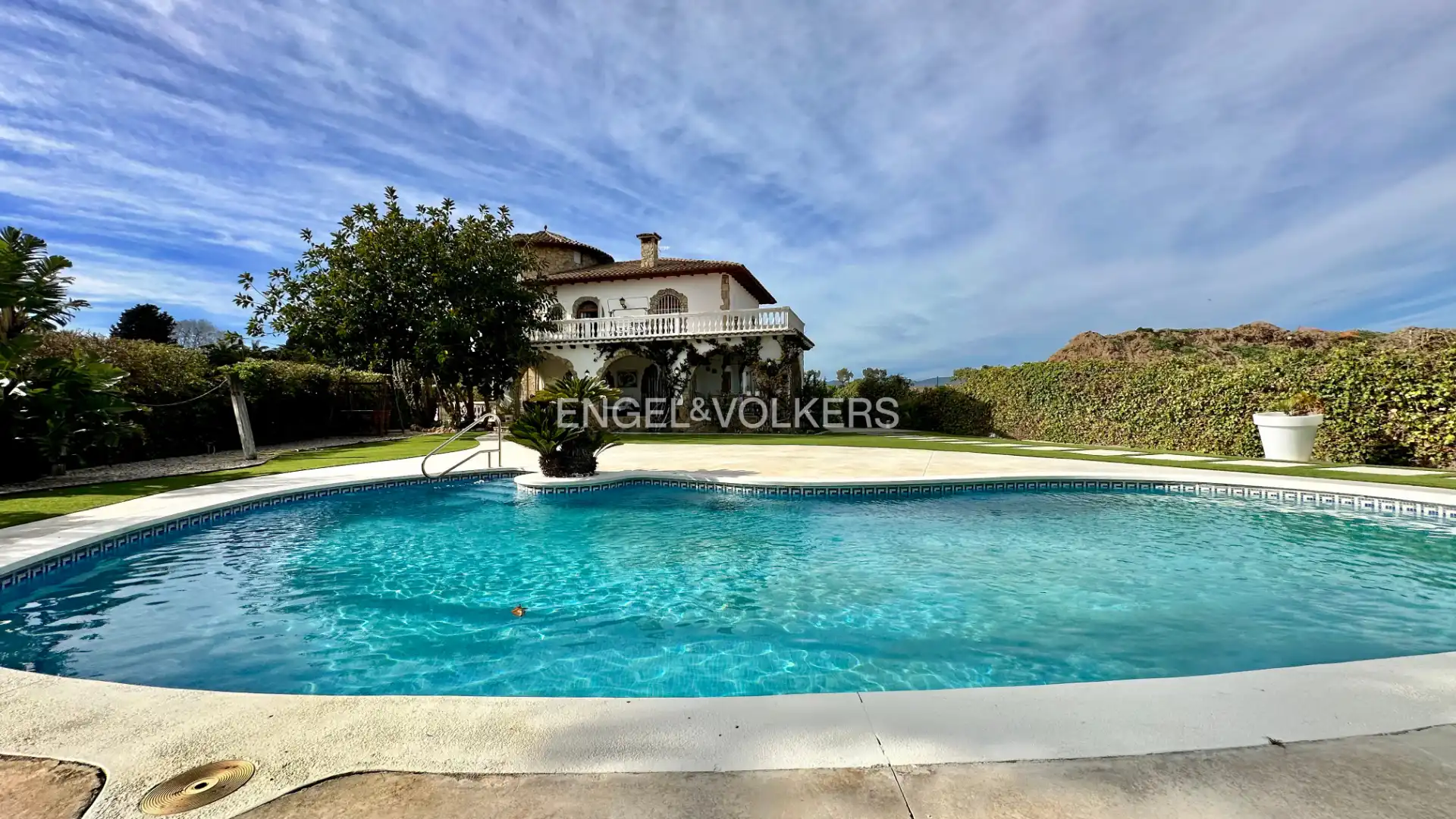 Schwimmbecken von Haus oder Chalet zum Verkauf in Mont-roig del Camp mit Klimaanlage, Heizung und Privatgarten