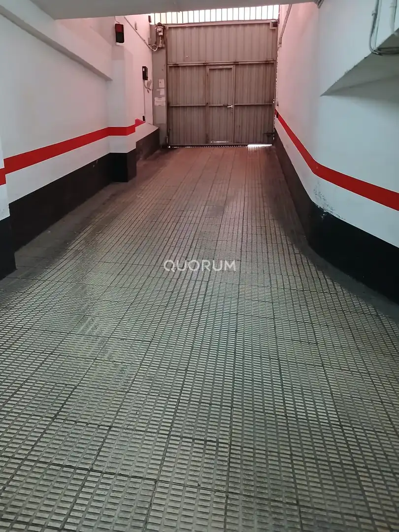 Parking de Piso en venta en Bilbao  con Calefacción y Trastero