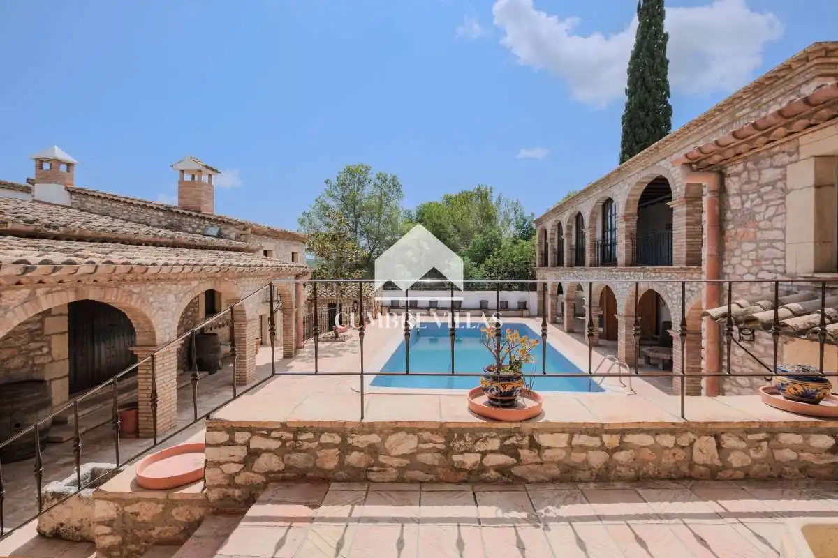 Jardí de Casa o xalet en venda en Sant Pere de Ribes amb Calefacció, Terrassa i Traster