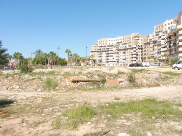 Wohnbaugrundstück zum Verkauf in Casc Urbà