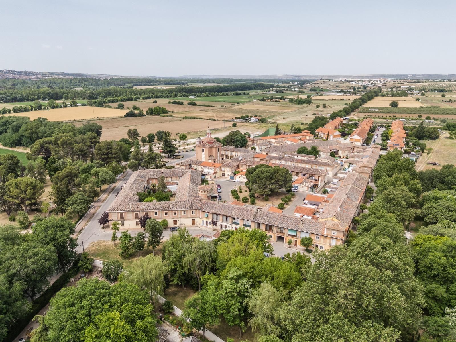 Vista exterior de Casa o xalet en venda en Aranjuez amb Aire condicionat, Calefacció i Jardí privat