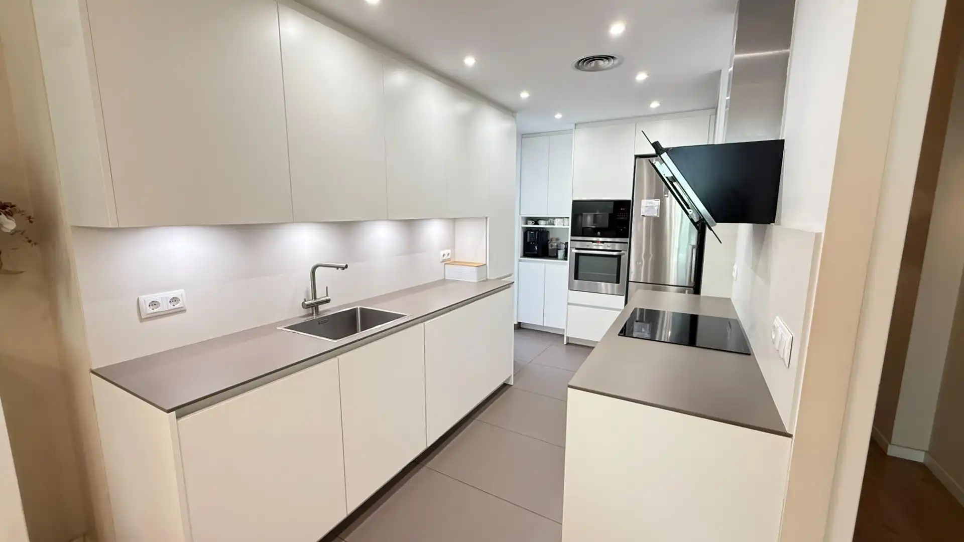 Kitchen of Flat for sale in Barcelona  with Air Conditioner, Heating and Parquet flooring