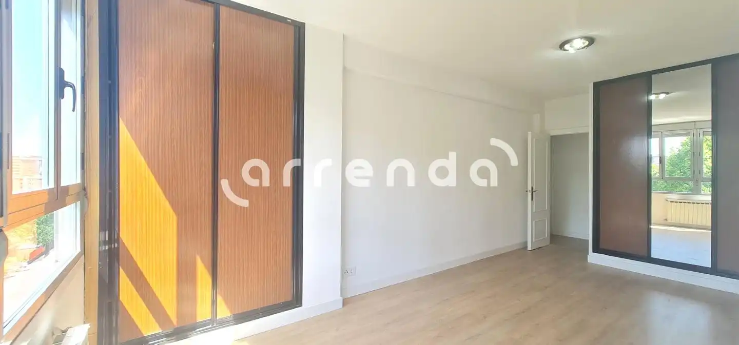 Schlafzimmer von Wohnung zur Miete in Madrid mit Terrasse und Gemeinschaftspool