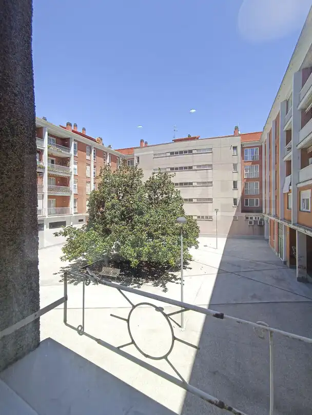 Vista exterior de Pis en venda en Donostia - San Sebastián  amb Calefacció i Traster