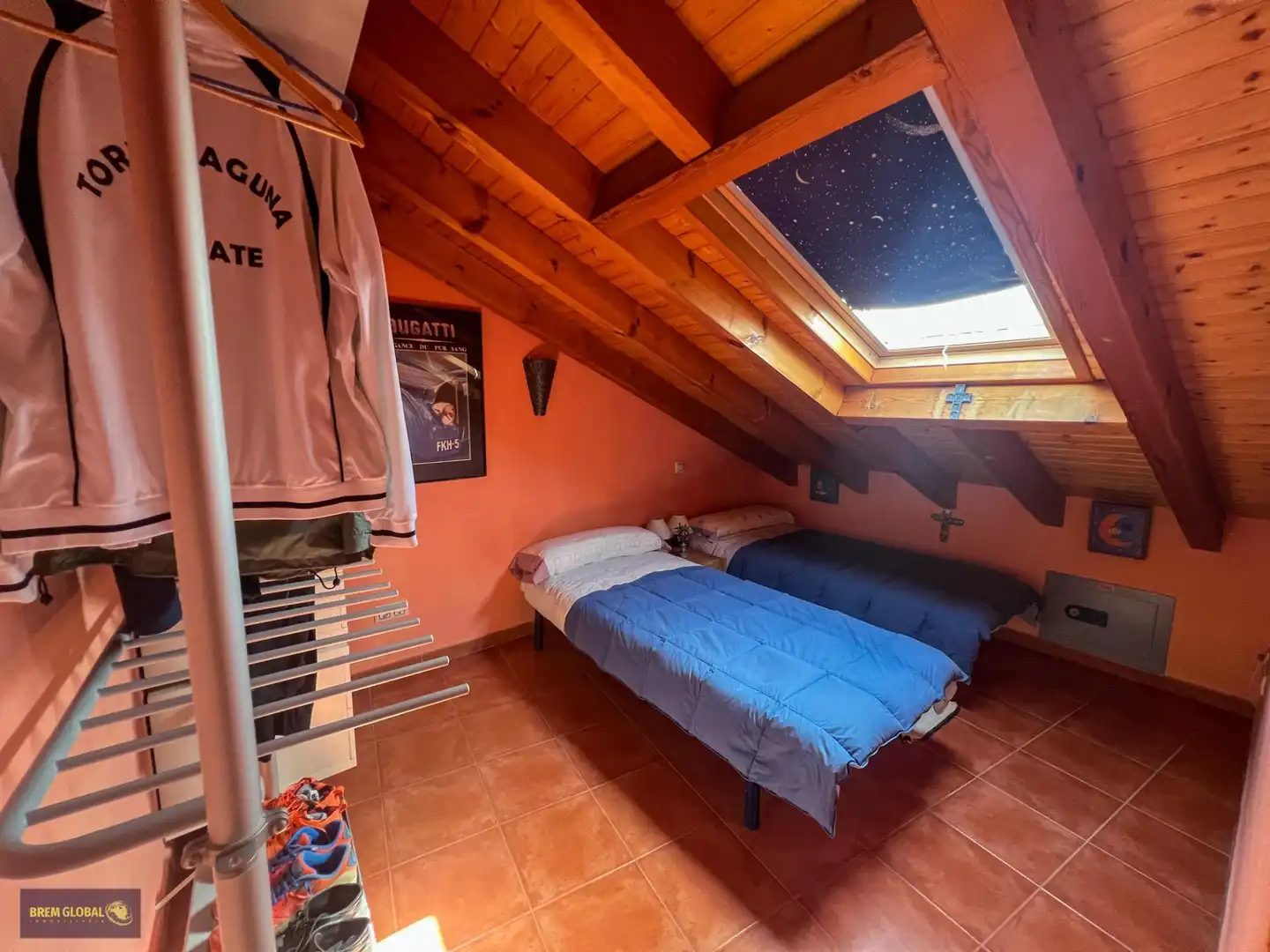Dormitori de Dúplex en venda en La Cabrera amb Calefacció