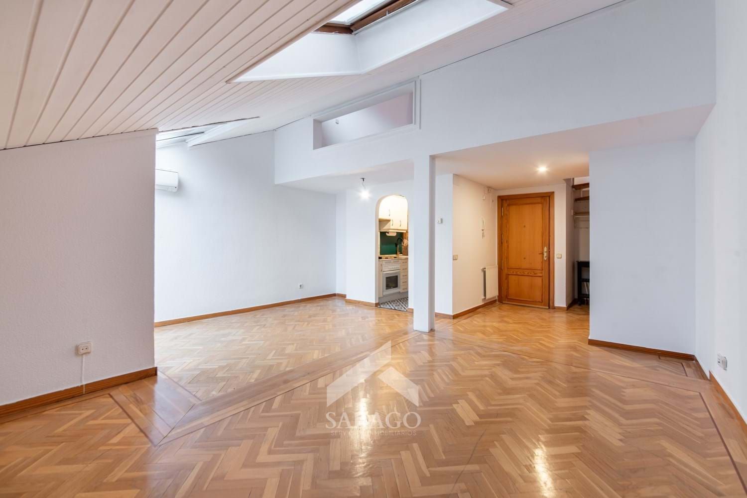 Flat for sale in  Madrid Capital  with Terrace