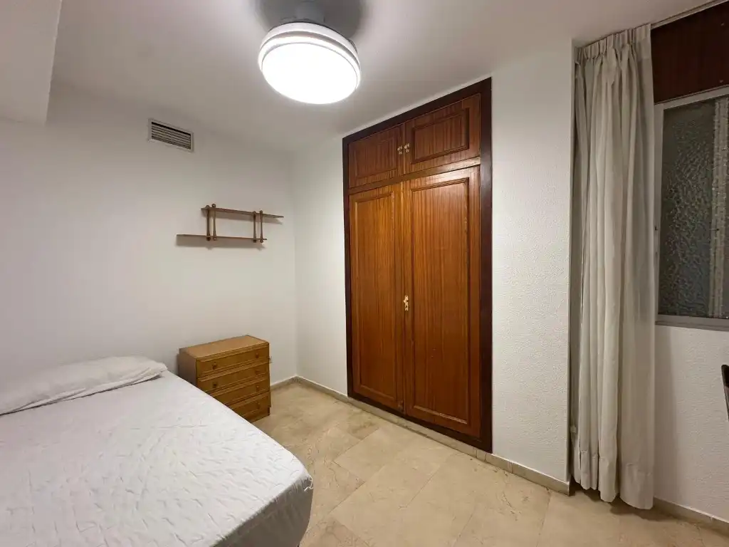 Bedroom of Flat for rent in Córdoba