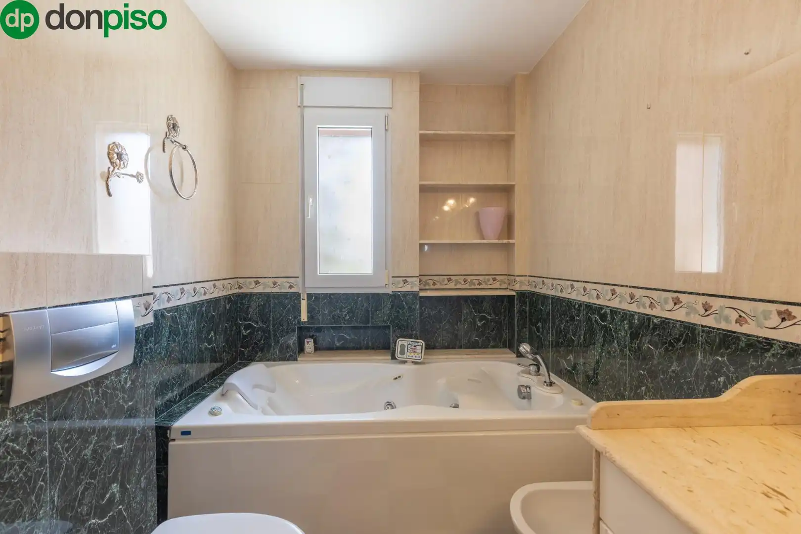 House with pool for sale in Avenida MONTEVIVE, imagen 32