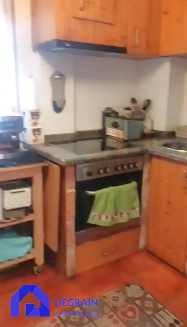 Cuina de Pis en venda en Oviedo  amb Terrassa i Traster