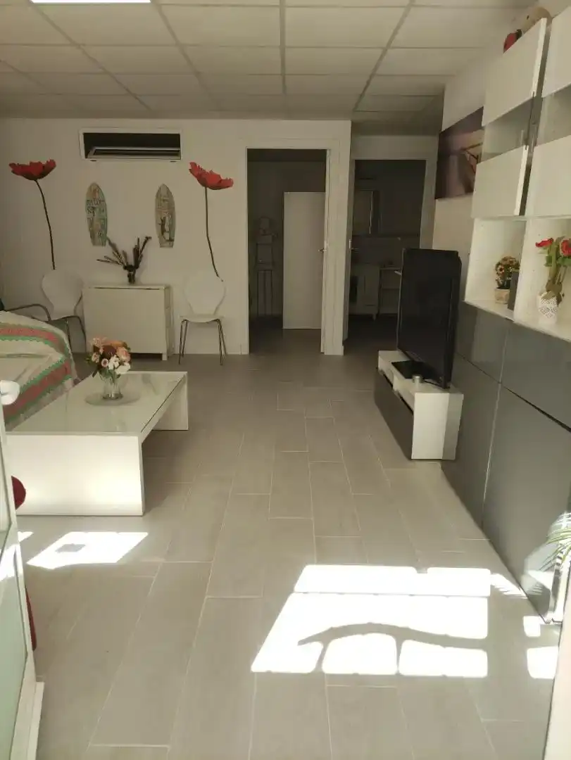 Sala de estar de Planta baja de alquiler en Montequinto con Jardín privado, Amueblado y Horno
