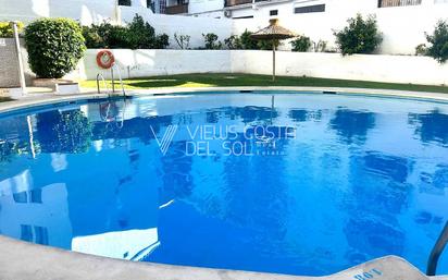 Piscina de Apartament en venda en Nerja amb Jardí privat i Moblat