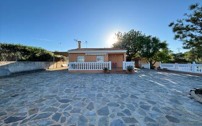 Vista exterior de Casa o xalet en venda en Montserrat amb Aire condicionat, Terrassa i Piscina