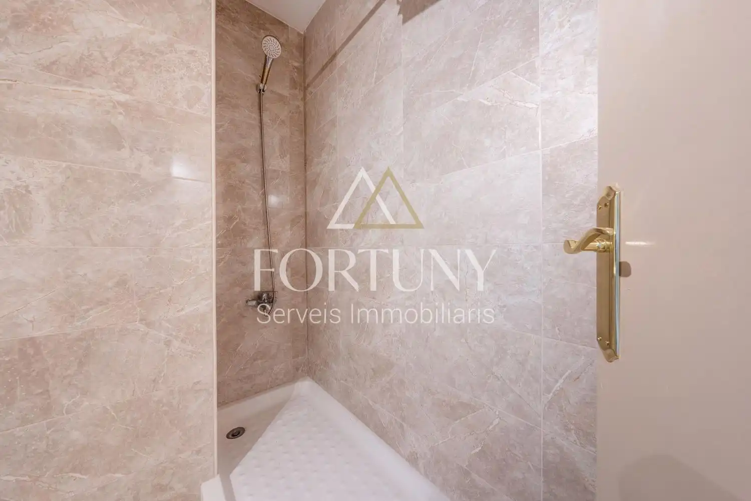 Flat with terrace for sale in del Carrilet 30, imagen 29