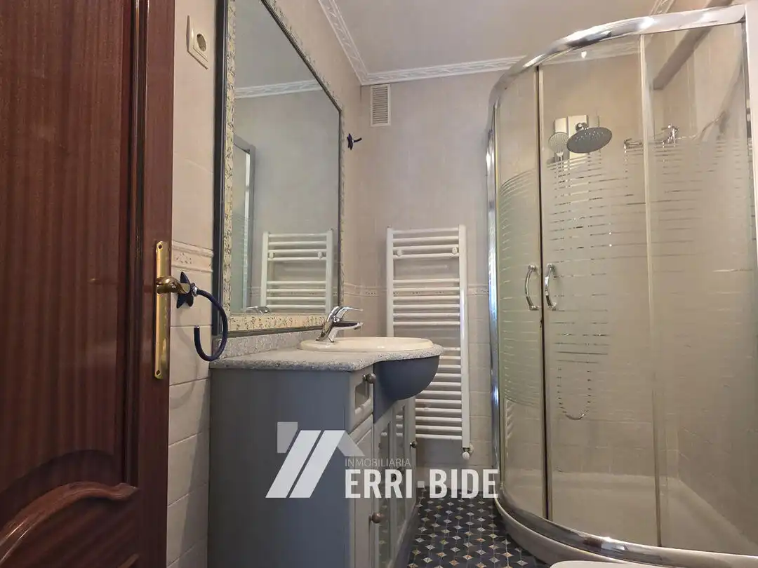 Bathroom of Flat for sale in Zamudio  with Heating and Storage room
