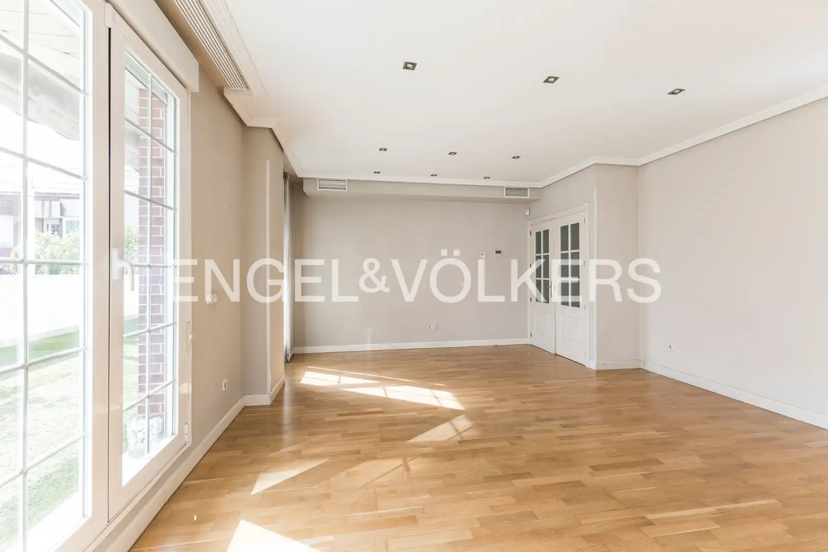 Comedor de Piso en venta en Madrid con Aire acondicionado, Calefacción y Jardín privado