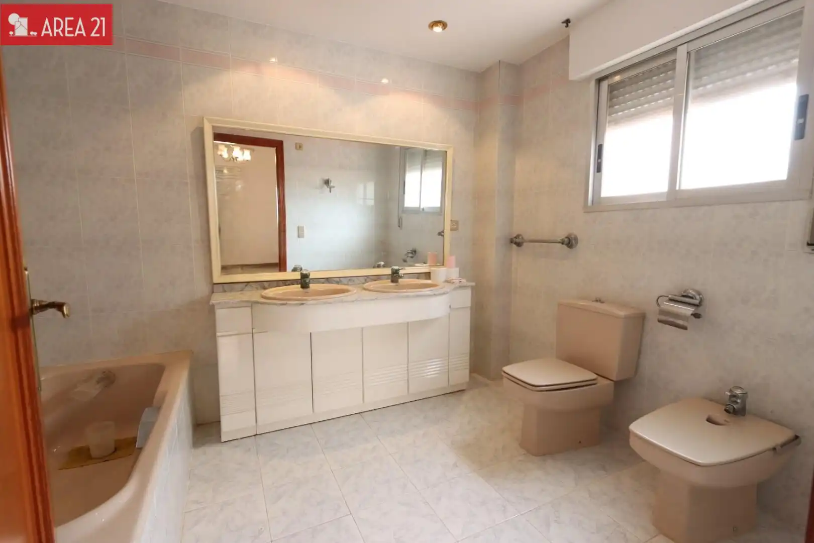Edificio en venta en Núcleo Urbano