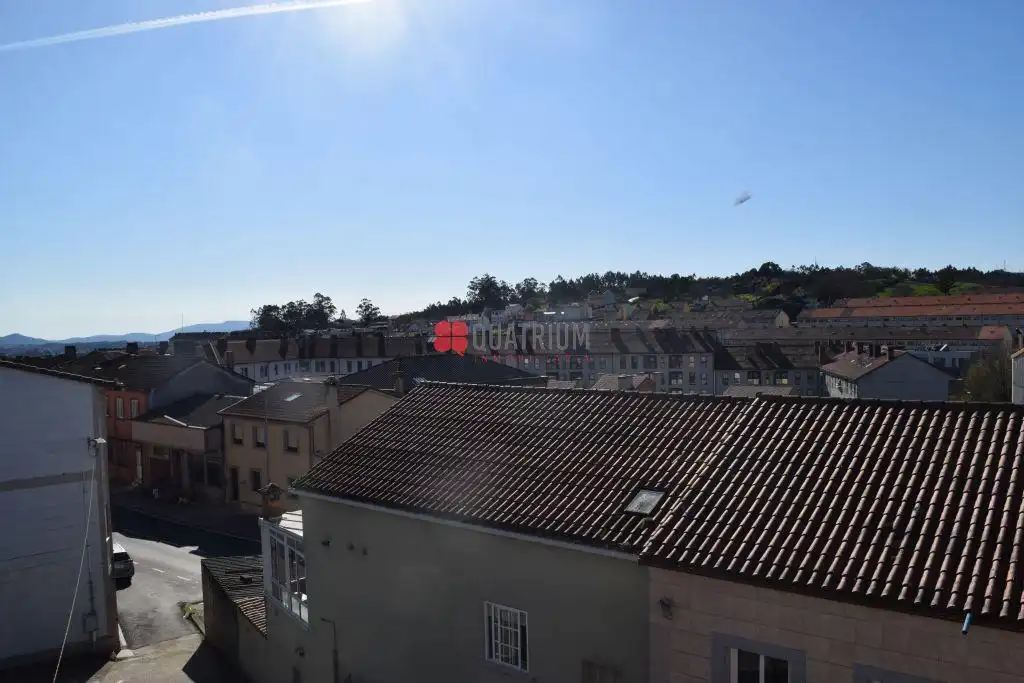 Vista exterior de Piso en venta en Santiago de Compostela  con Trastero
