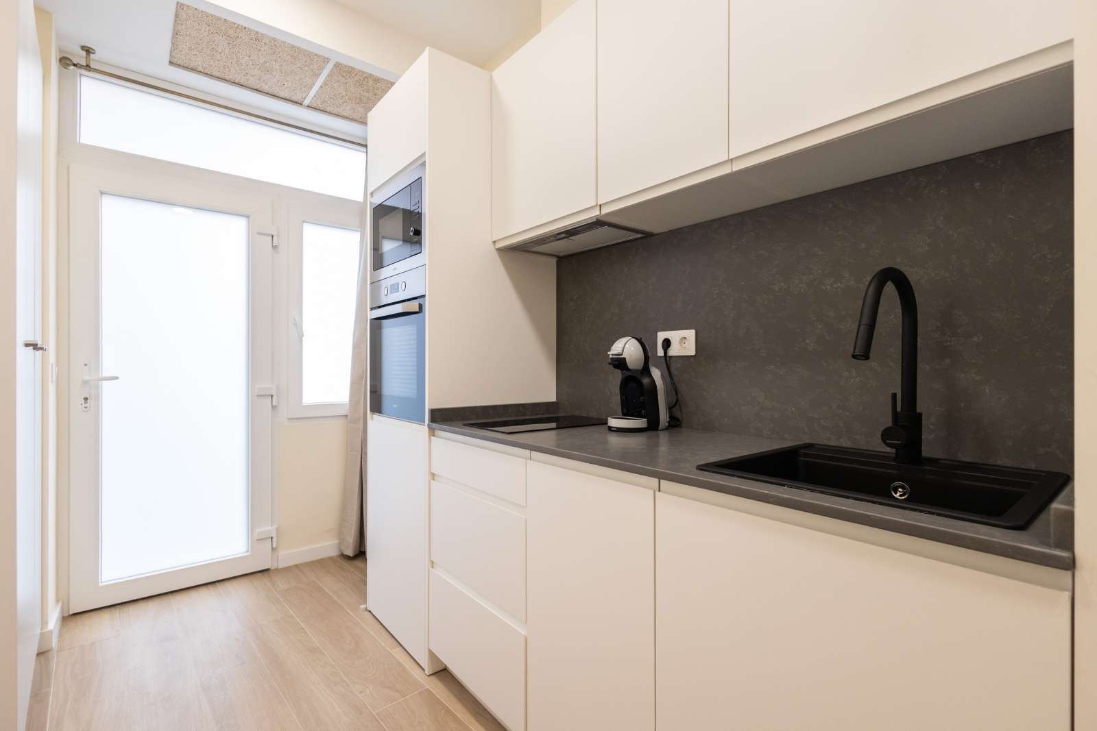 Cocina de Estudio para compartir en  Valencia Capital con Aire acondicionado, Terraza y Amueblado