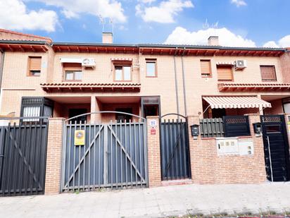 Vista exterior de Casa o xalet en venda en Mejorada del Campo amb Terrassa