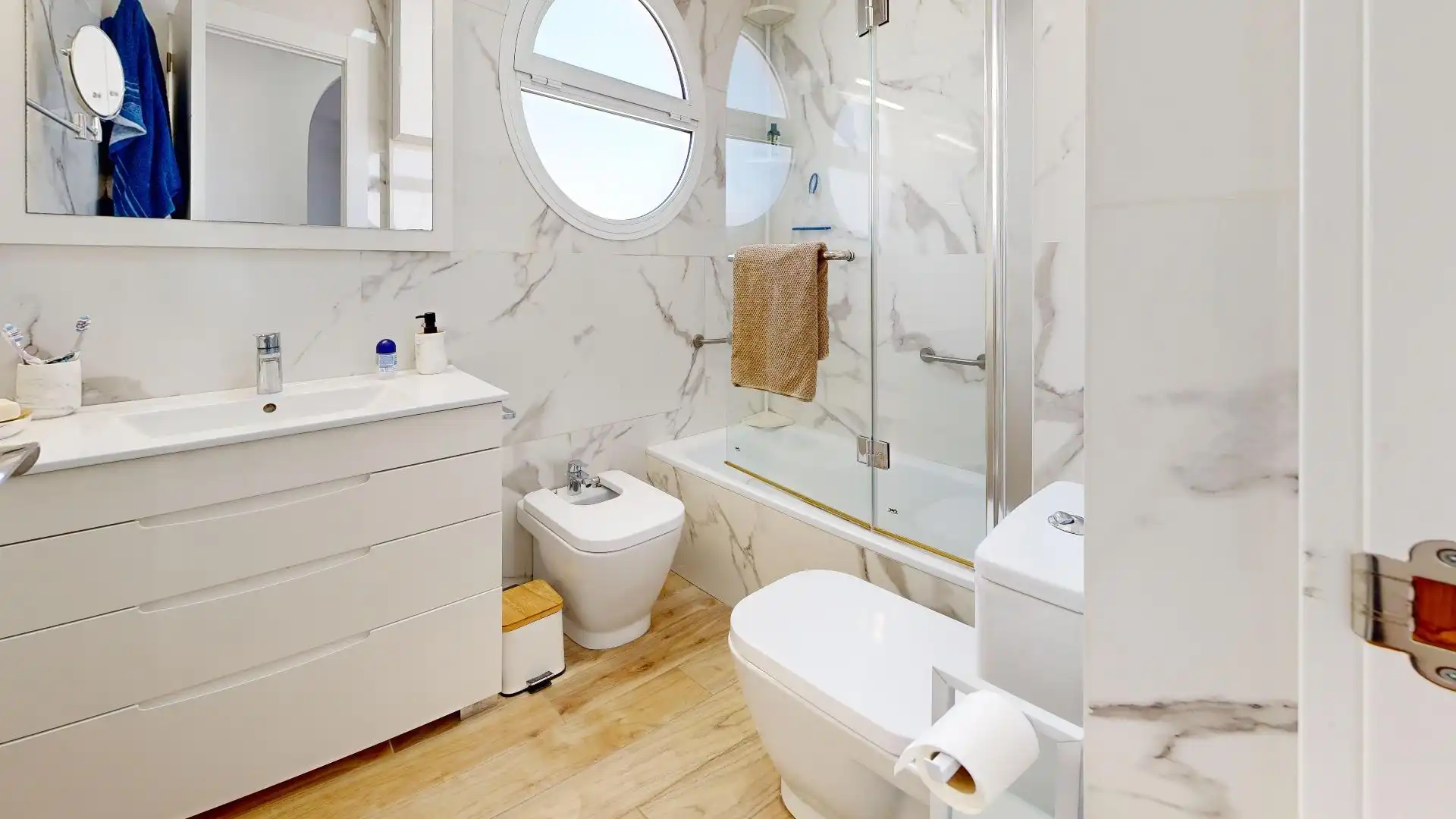 Bany de Apartament de lloguer en Elche / Elx amb Aire condicionat, Calefacció i Terrassa