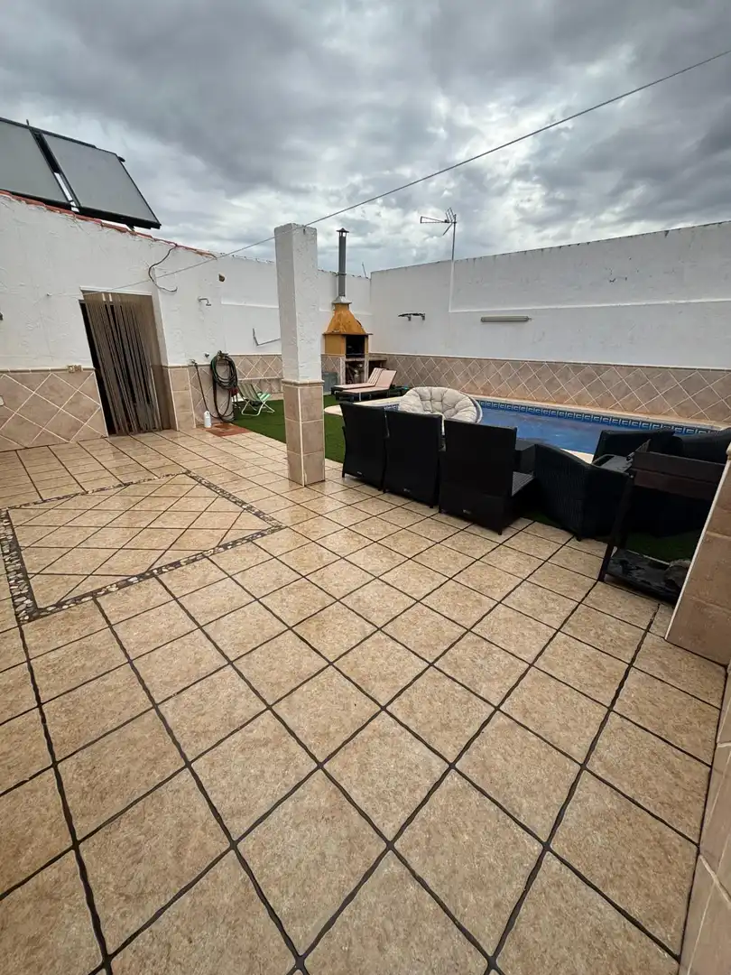 Casa adosada en venta en Calle MARIA DE ZAYAS-B SANTIAGO, 28, Miranda