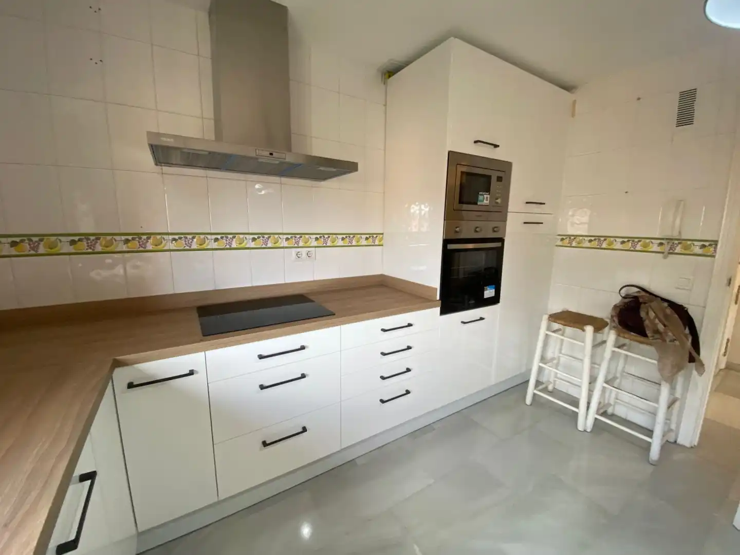 Kitchen of Flat for rent in Sevilla  with Air Conditioner, Heating and Terrace