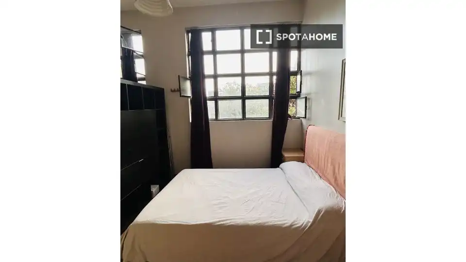 Schlafzimmer von Wohnung zur Miete in Barcelona mit Klimaanlage, Heizung und Möbliert