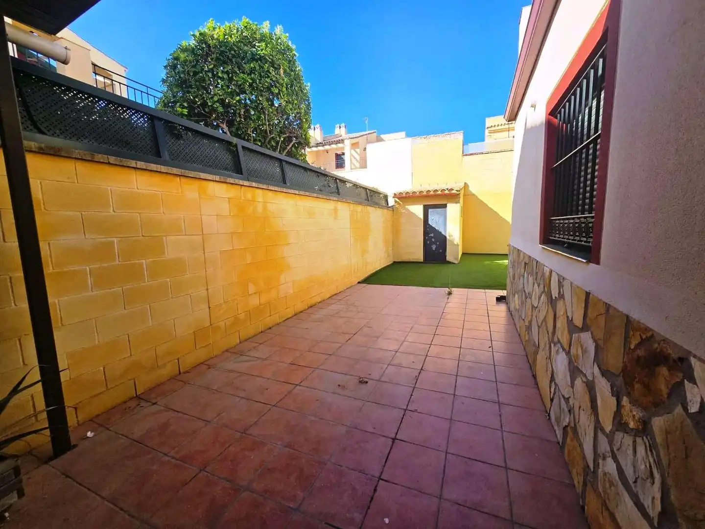 Terrassa de Casa adosada en venda en Bormujos amb Aire condicionat, Terrassa i Piscina comunitària
