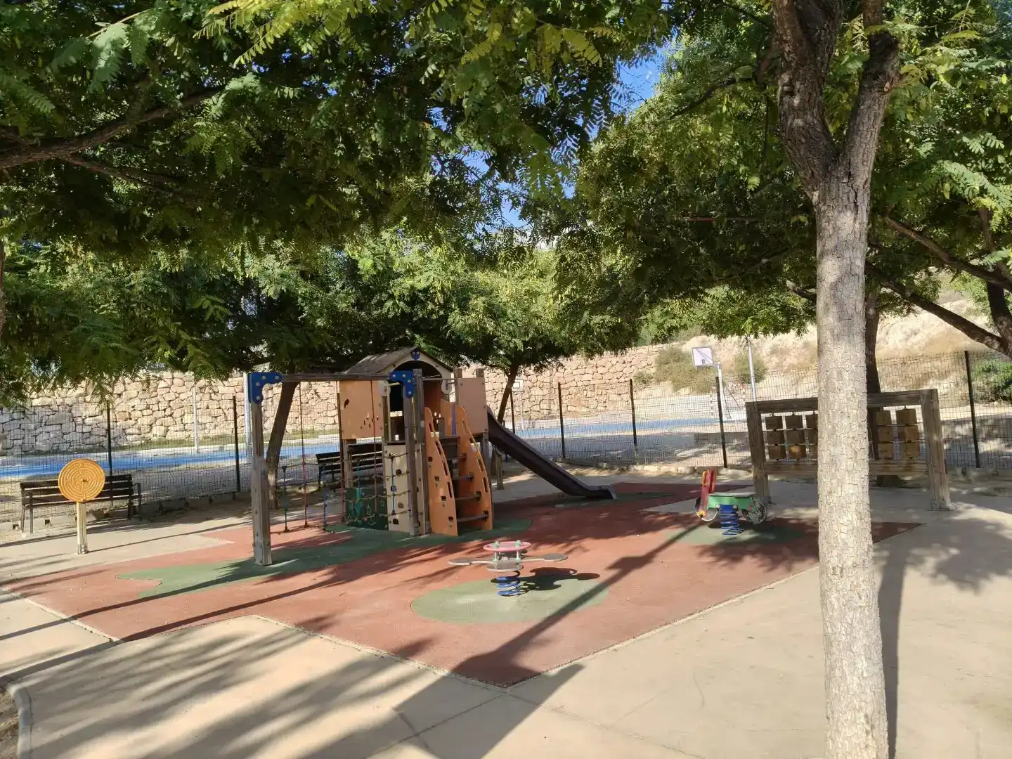 Aparcament de Pis de lloguer en Mutxamel amb Aire condicionat, Jardí privat i Piscina