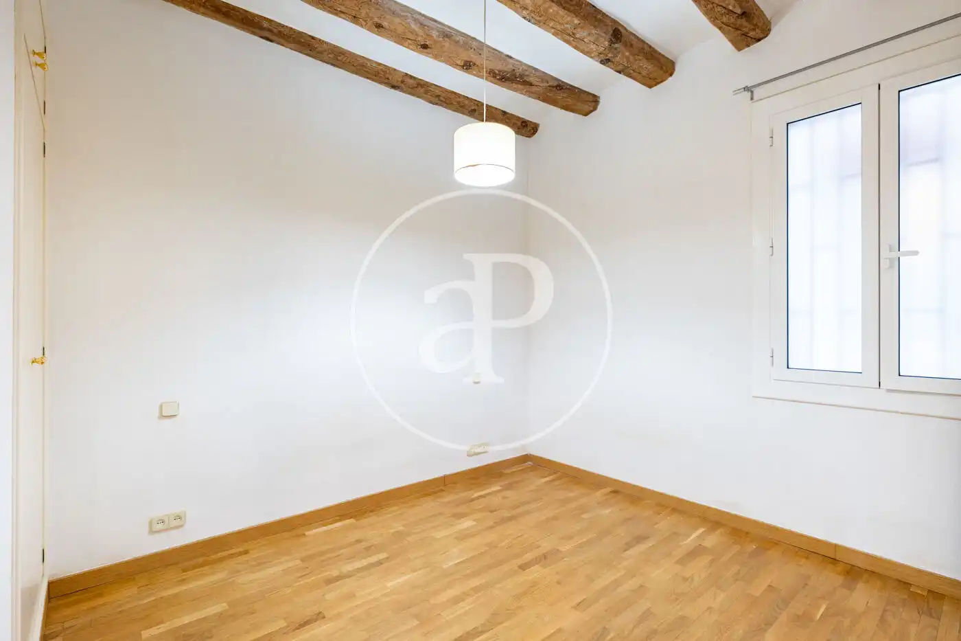 Sala d'estar de Pis en venda en Barcelona amb Calefacció i Balcó
